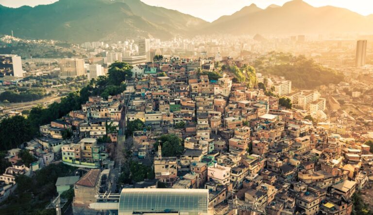 Frases de favela com indiretas
